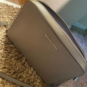 Michael kors crossbody purse